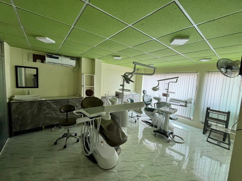 Dr. Hasib’s Dental Surgery and Implant Centre logo